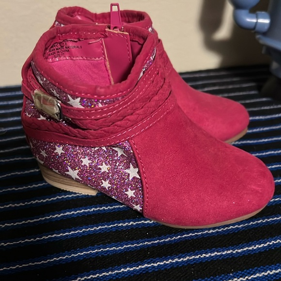 Toddler girl Pink boots NEVER USED - Picture 2 of 4